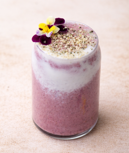 blueberry, hemp & almond smoothie