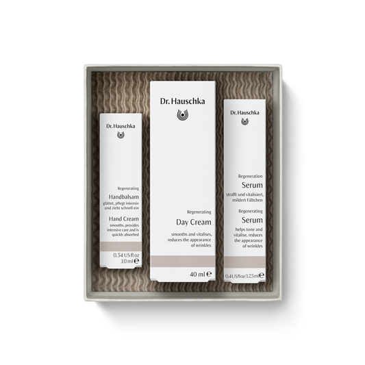 Dr. Hauschka Warm Glow Gift Set - Each